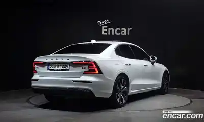 Volvo S60 2023 2.0 гидро в Москве № 212795, миниатюра 2