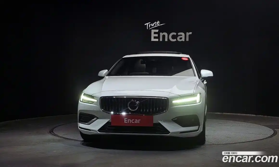 Volvo S60 2023 2.0 гидро в Москве № 212795, фото 3