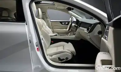 Volvo S60 2023 2.0 гидро в Москве № 212795, миниатюра 10