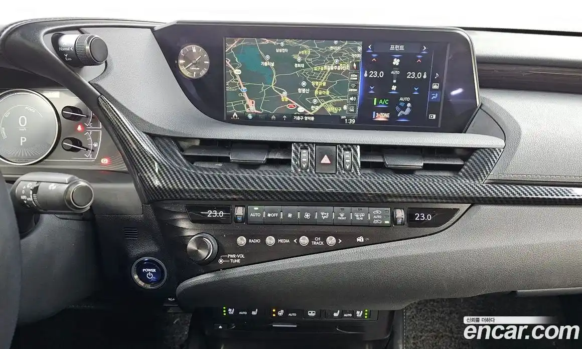 Lexus ES 2018 2.5 гидро в Москве № 214646, фото 16