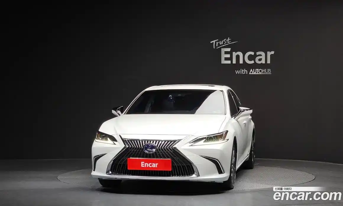 Lexus ES 2018 2.5 гидро в Москве № 214646, фото 3
