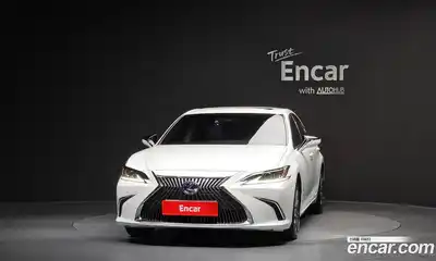 Lexus ES 2018 2.5 гидро в Москве № 214646, миниатюра 3