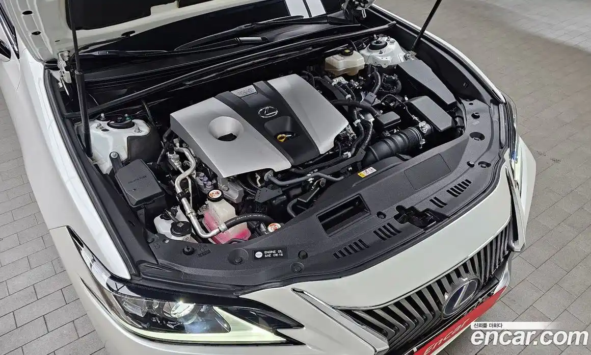 Lexus ES 2018 2.5 гидро в Москве № 214646, фото 6