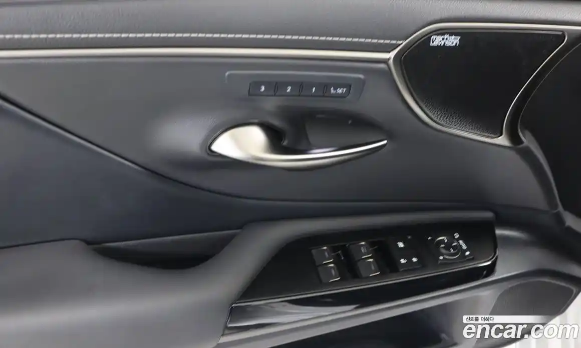 Lexus ES 2025 2.5 вариатор в Москве № 214774, фото 12