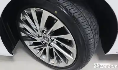 Lexus ES 2025 2.5 вариатор в Москве № 214774, миниатюра 5