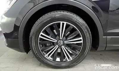 Volkswagen Tiguan 2022 2.0 гидро в Москве № 215182, миниатюра 5