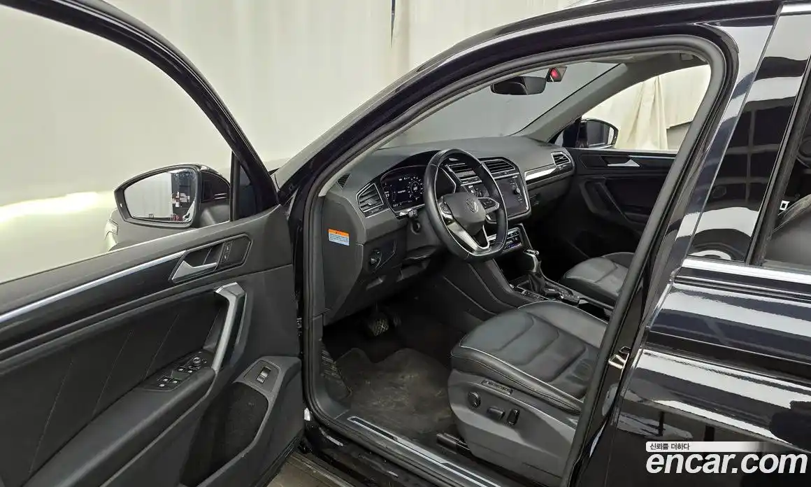 Volkswagen Tiguan 2022 2.0 гидро в Москве № 215182, фото 10