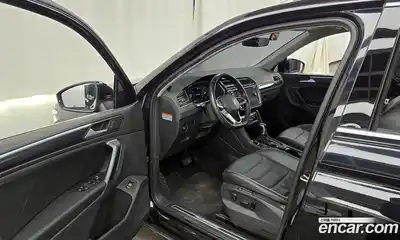 Volkswagen Tiguan 2022 2.0 гидро в Москве № 215182, миниатюра 10