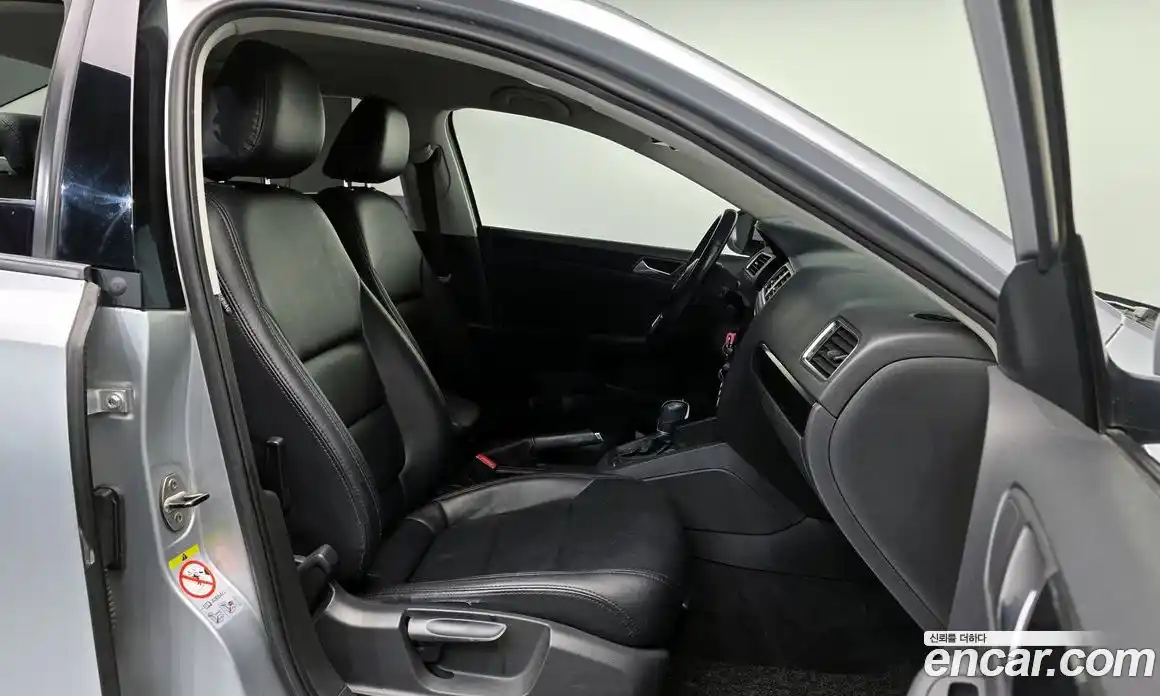 Volkswagen Jetta 2013 1.6 гидро в Москве № 215373, фото 10