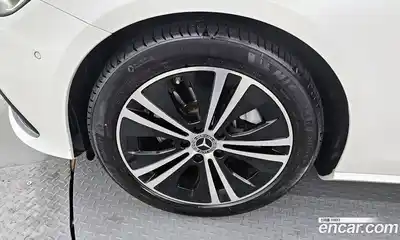 Mercedes-Benz E-Class 2022 2.0 гидро, миниатюра 5