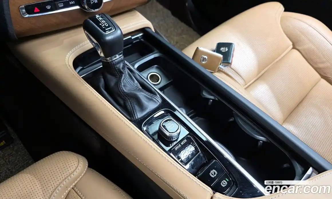 Volvo XC90 2018 2.0 гидро в Москве № 230576, фото 9