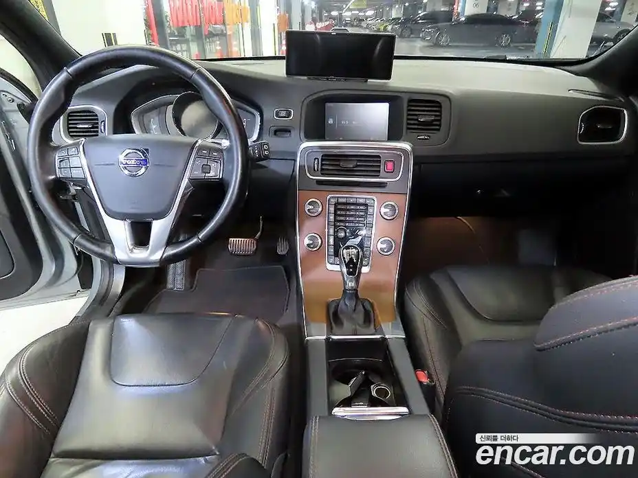 Volvo V60 2015 2.0 гидро в Москве № 230644, фото 10
