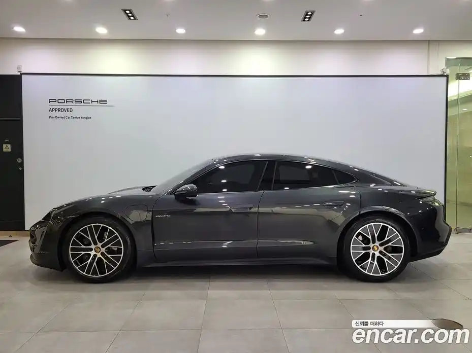 Porsche Taycan 2023 0.6 гидро в Москве № 231060, фото 5