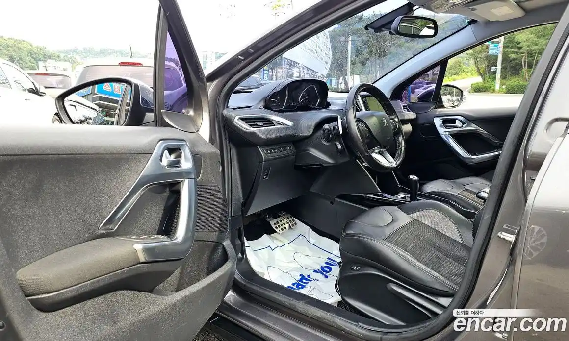 Peugeot 2008 2015 1.6 гидро в Москве № 233704, фото 11