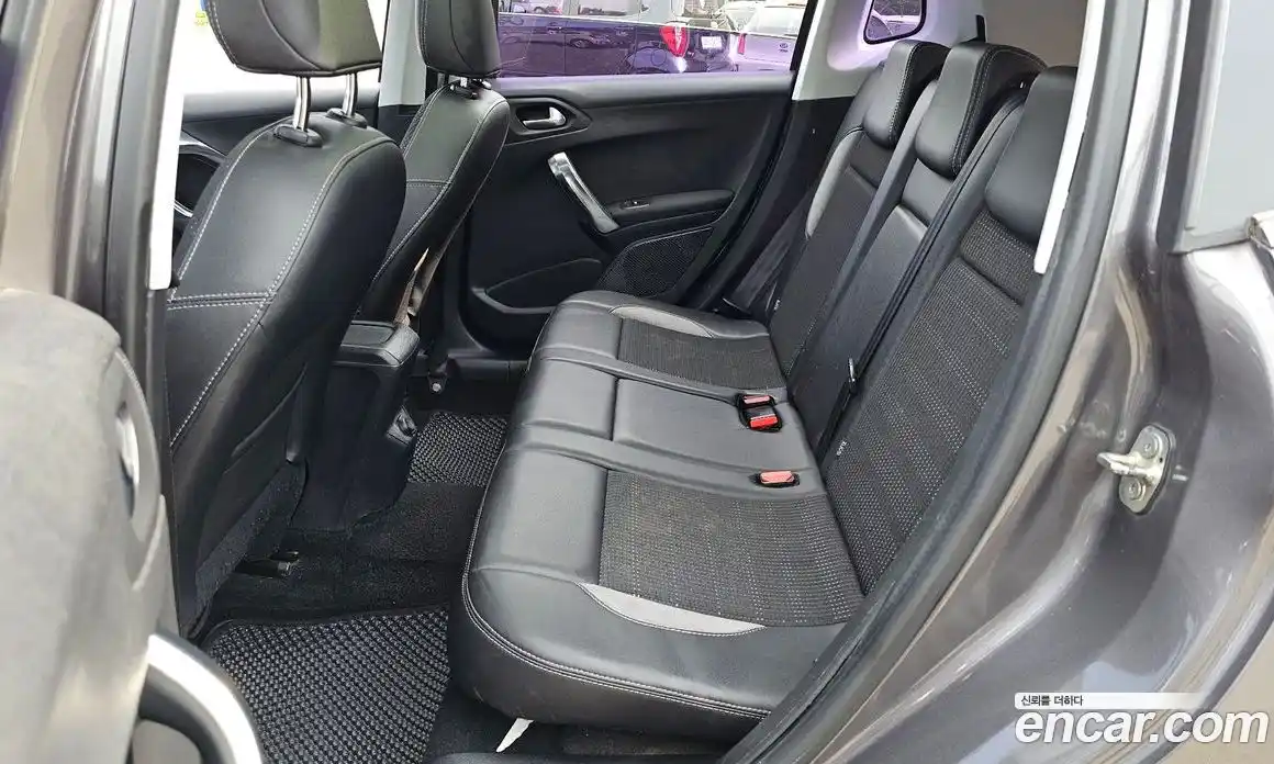 Peugeot 2008 2015 1.6 гидро в Москве № 233704, фото 12