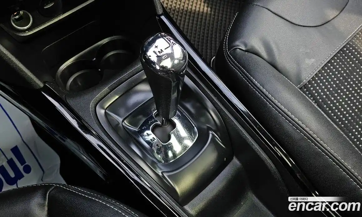 Peugeot 2008 2015 1.6 гидро в Москве № 233704, фото 9