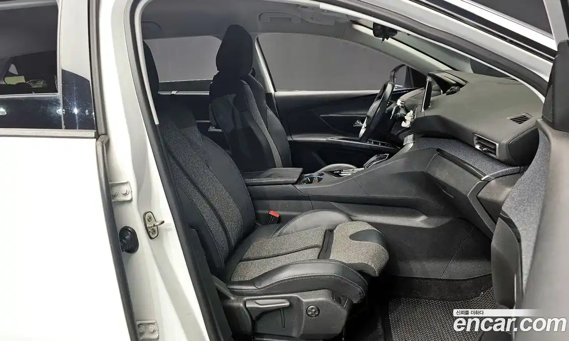 Peugeot 5008 2018 1.6 гидро в Москве № 235316, фото 10