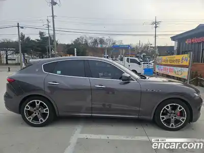 Maserati Levante 2018 3.0 гидро в Москве № 256017, миниатюра 11