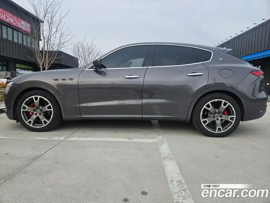 Maserati Levante 2018 3.0 гидро в Москве № 256017, фото 3