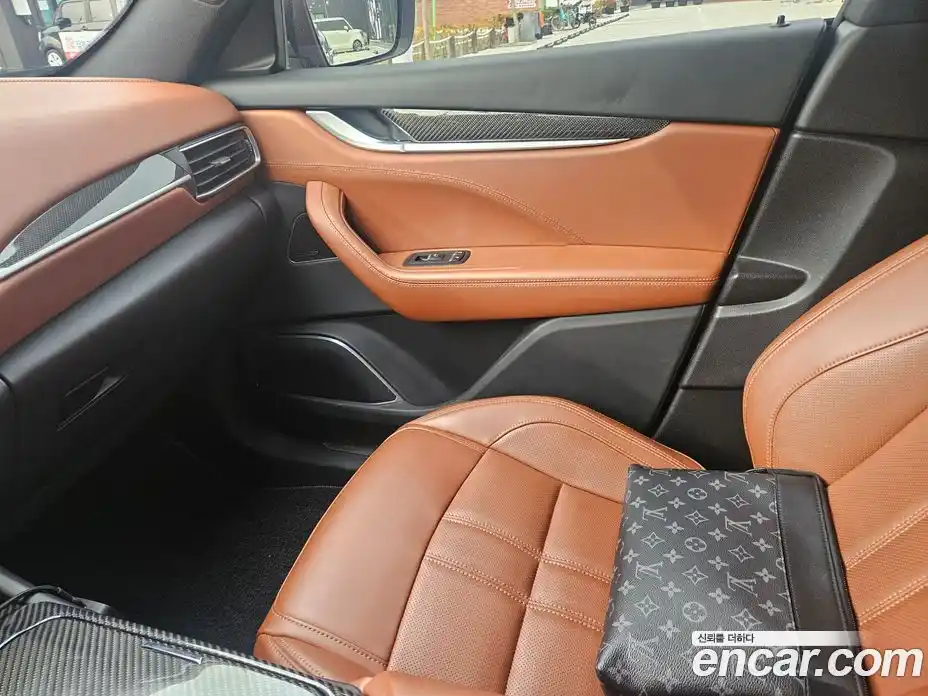 Maserati Levante 2018 3.0 гидро в Москве № 256017, фото 8