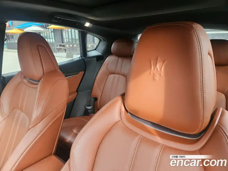 Maserati Levante 2018 3.0 гидро в Москве № 256017, фото 9