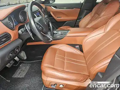 Maserati Levante 2018 3.0 гидро в Москве № 256017, миниатюра 10