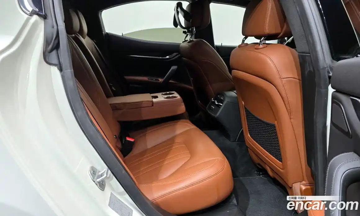 Maserati Ghibli 2022 2.0 гидро в Москве № 280884, фото 12