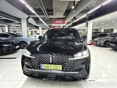 Lincoln Aviator, 2025