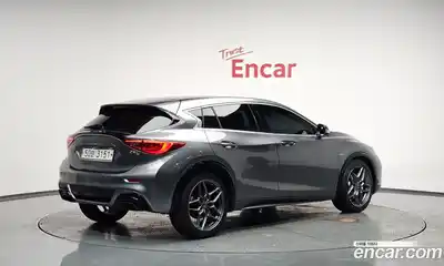 Infiniti Q30 2017 2.0 гидро в Москве № 295735, миниатюра 2