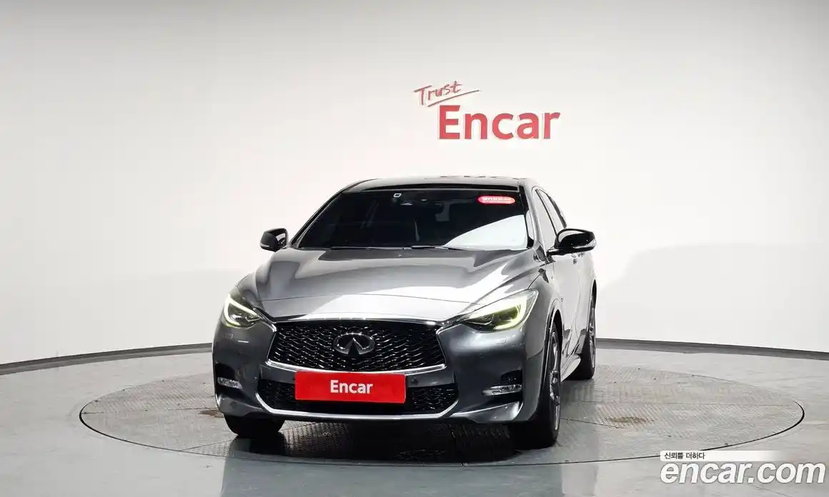 Infiniti Q30 2017 2.0 гидро в Москве № 295735, фото 3