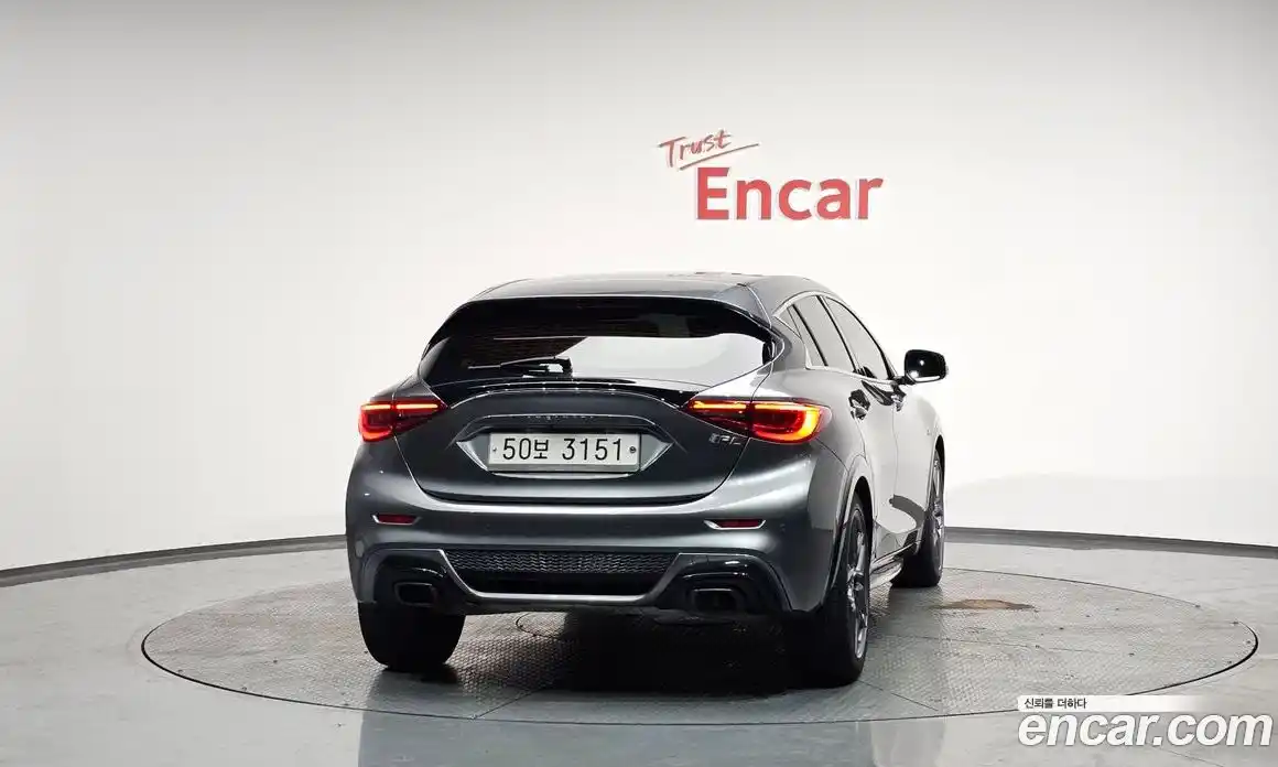 Infiniti Q30 2017 2.0 гидро в Москве № 295735, фото 4