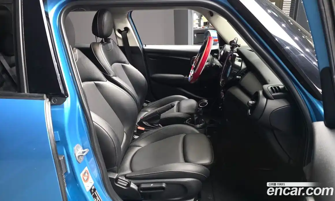 Mini Cooper 2016 1.5 гидро в Москве № 299714, фото 11