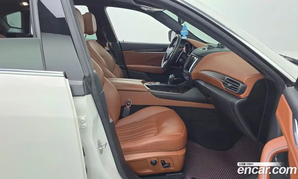 Maserati Levante 2016 3.0 гидро в Москве № 304558, фото 11