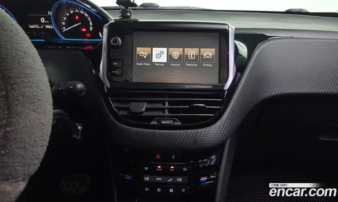 Peugeot 2008 2015 1.6 гидро в Москве № 314055, фото 14