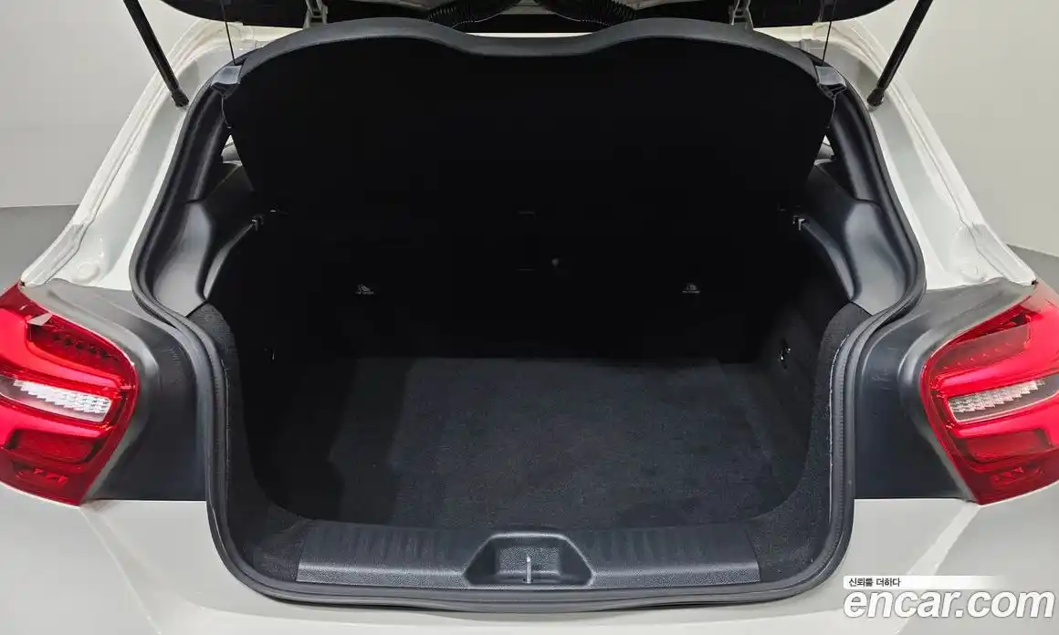 Mercedes-Benz A-Class 2016 1.6 гидро в Москве № 412678, фото 20