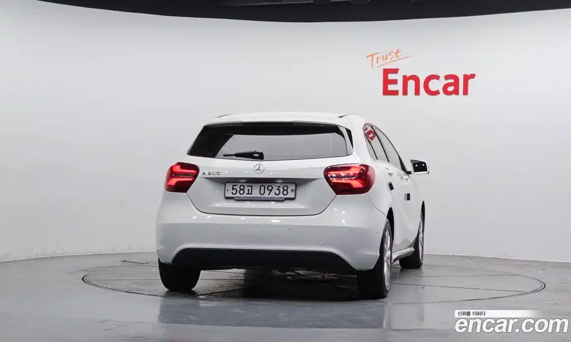 Mercedes-Benz A-Class 2016 1.6 гидро в Москве № 412678, фото 4