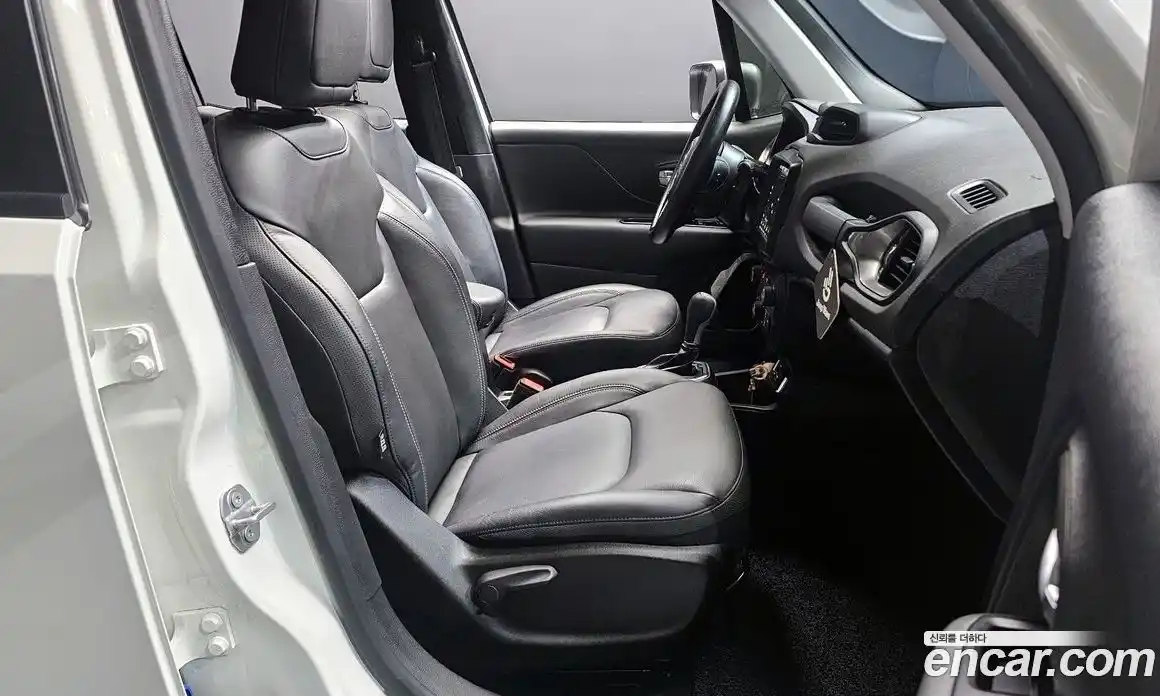 Jeep Renegade 2021 2.4 гидро в Москве № 432677, фото 11