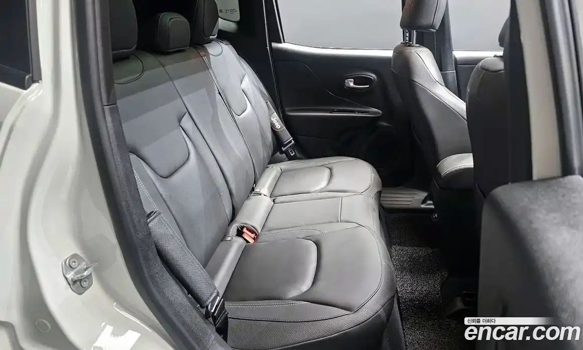 Jeep Renegade 2021 2.4 гидро в Москве № 432677, фото 12