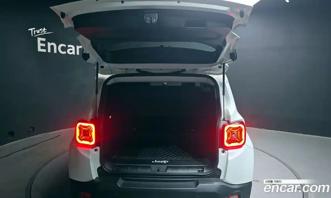 Jeep Renegade 2021 2.4 гидро в Москве № 432677, фото 20