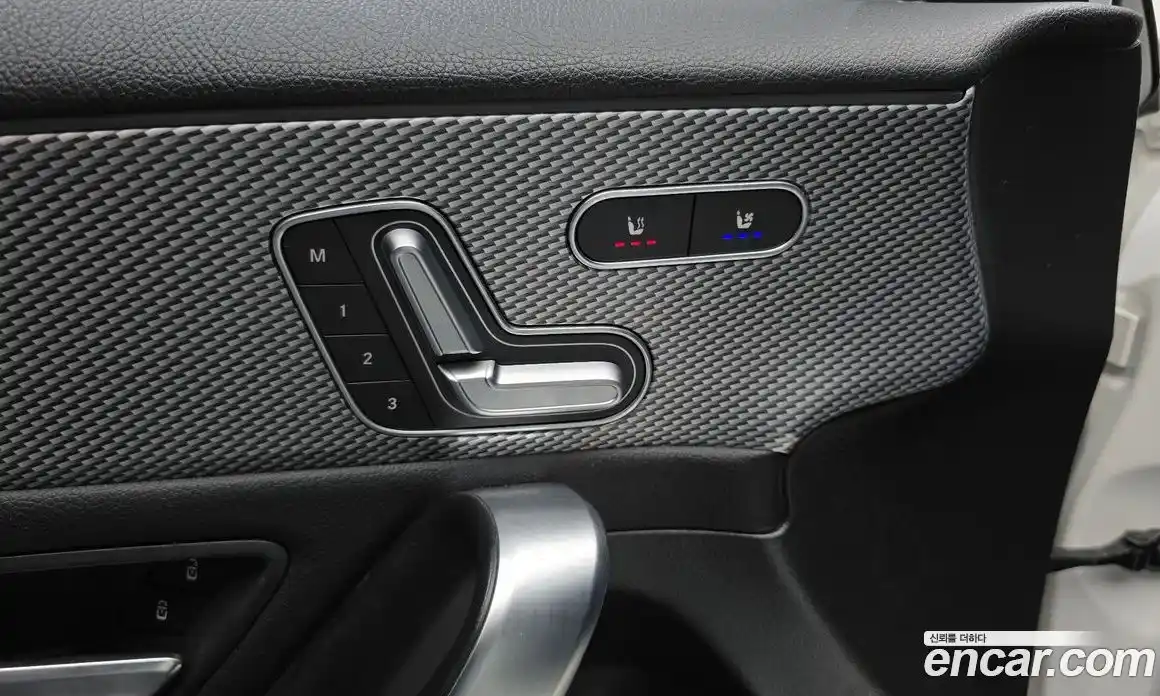 Mercedes-Benz A-Class 2021 2.0 гидро в Москве № 494872, фото 16