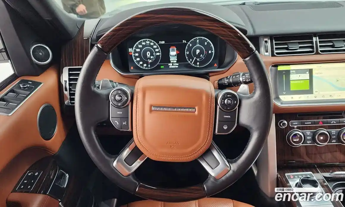 Land Rover Range-Rover 2017 4.4 гидро в Москве № 546238, фото 13