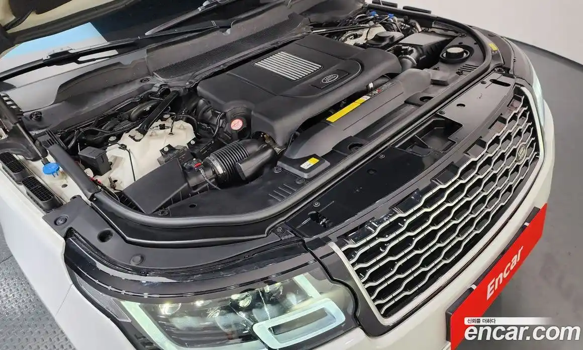 Land Rover Range-Rover 2017 4.4 гидро в Москве № 546238, фото 6