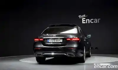 Mercedes-Benz E-Class 2022 2.0 гидро, миниатюра 4