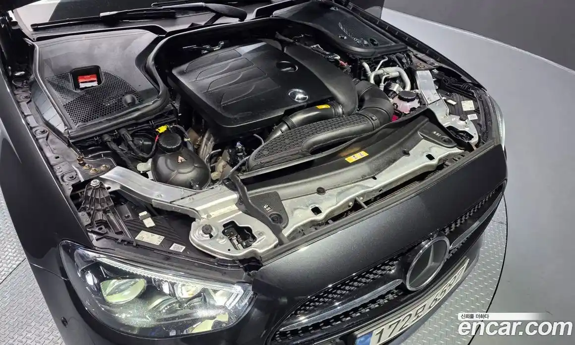 Mercedes-Benz E-Class 2022 2.0 гидро, фото 6