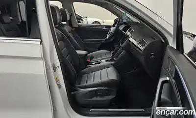 Volkswagen Tiguan 2022 2.0 гидро в Москве № 629040, миниатюра 11