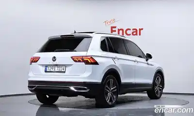 Volkswagen Tiguan 2022 2.0 гидро в Москве № 629040, миниатюра 2