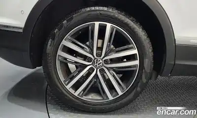 Volkswagen Tiguan 2022 2.0 гидро в Москве № 629040, миниатюра 5