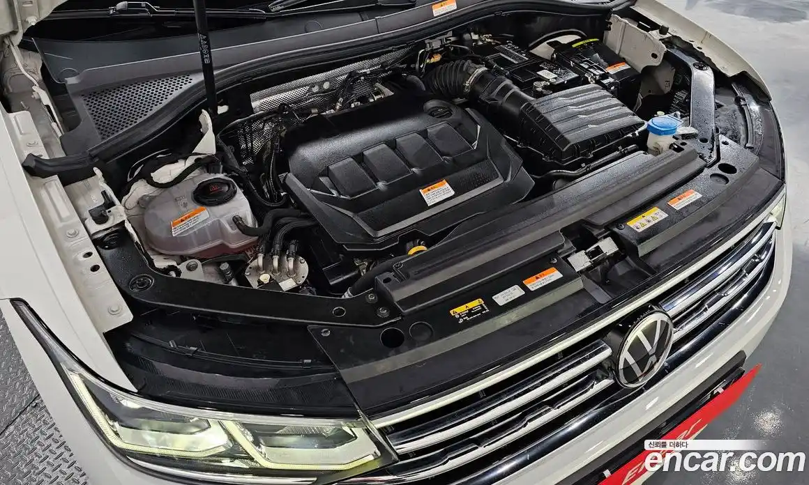 Volkswagen Tiguan 2022 2.0 гидро в Москве № 629040, фото 6