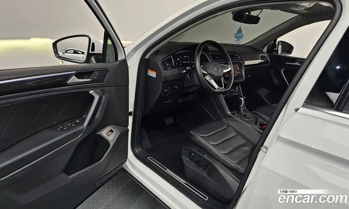 Volkswagen Tiguan 2022 2.0 гидро в Москве № 629040, фото 10