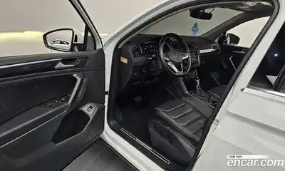 Volkswagen Tiguan 2022 2.0 гидро в Москве № 629040, миниатюра 10